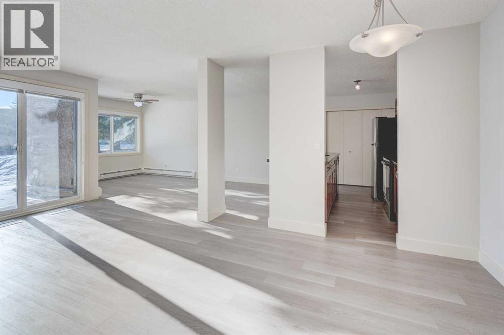 1, 101 Village Heights Sw, Calgary, AB - Indoor Photo Showing Other Room