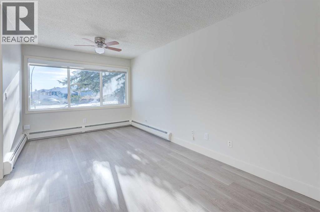 1, 101 Village Heights Sw, Calgary, AB - Indoor Photo Showing Other Room