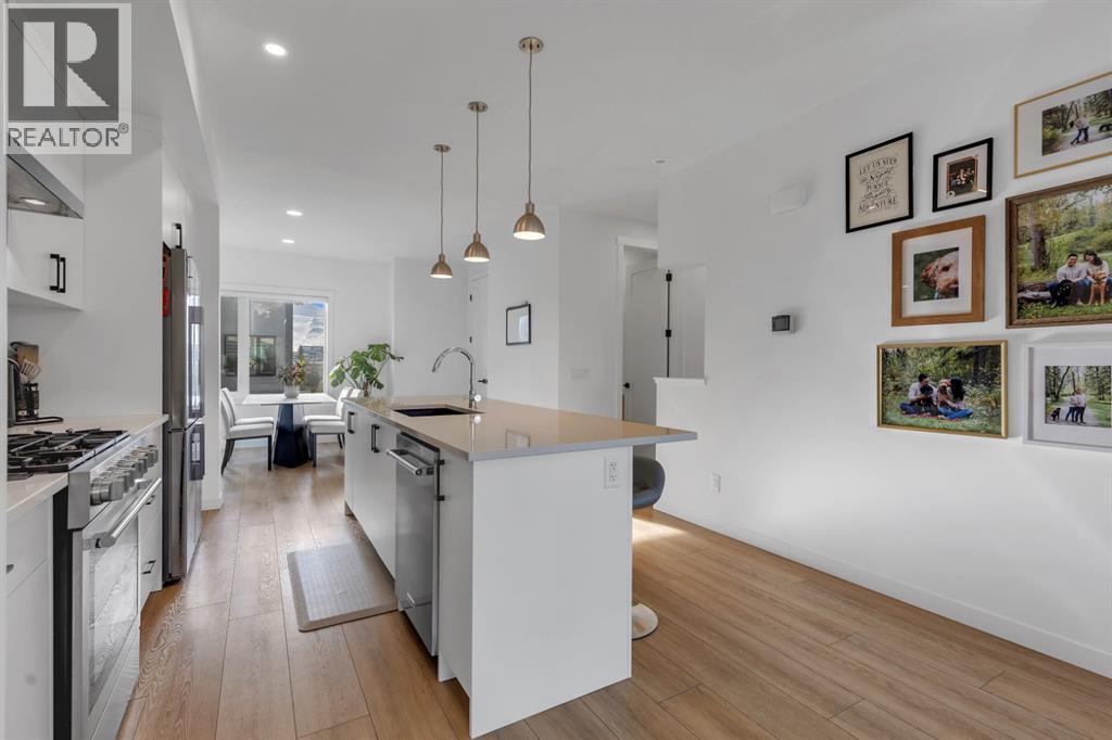 213 Greenbriar Common Nw, Calgary, AB - Indoor Photo Showing Kitchen With Stainless Steel Kitchen With Upgraded Kitchen