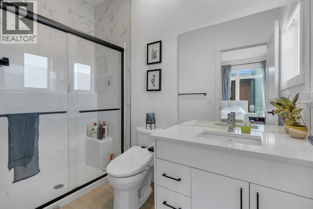 Ensuite with Full Walk-in Shower - 213 Greenbriar Common Nw, Calgary, AB - Indoor Photo Showing Bathroom