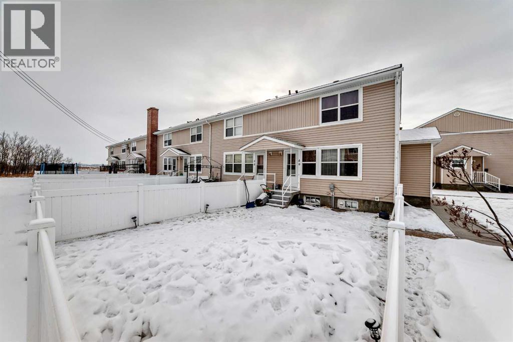 49 Poplar Crescent, Springbrook, AB - Outdoor