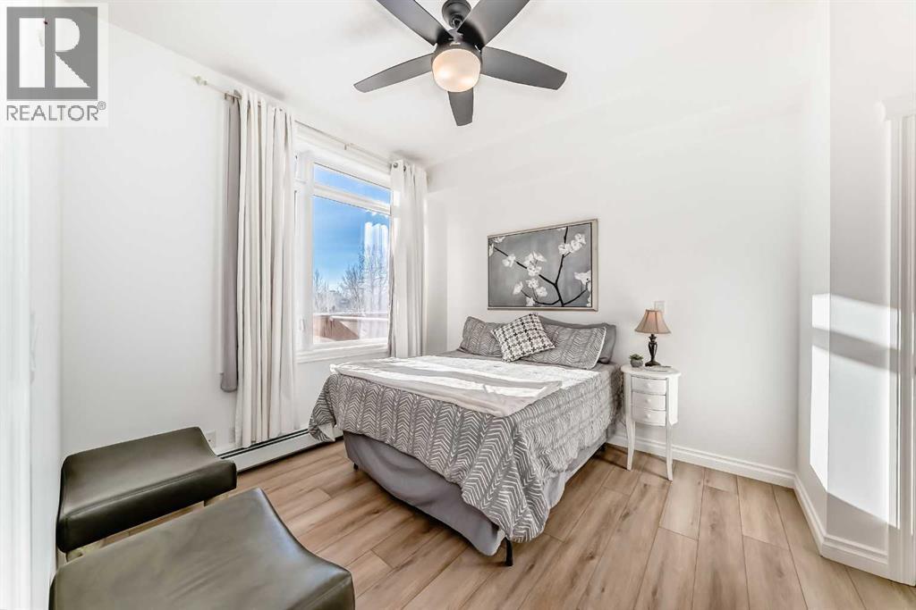 3217, 24 Hemlock Crescent Sw, Calgary, AB - Indoor Photo Showing Bedroom