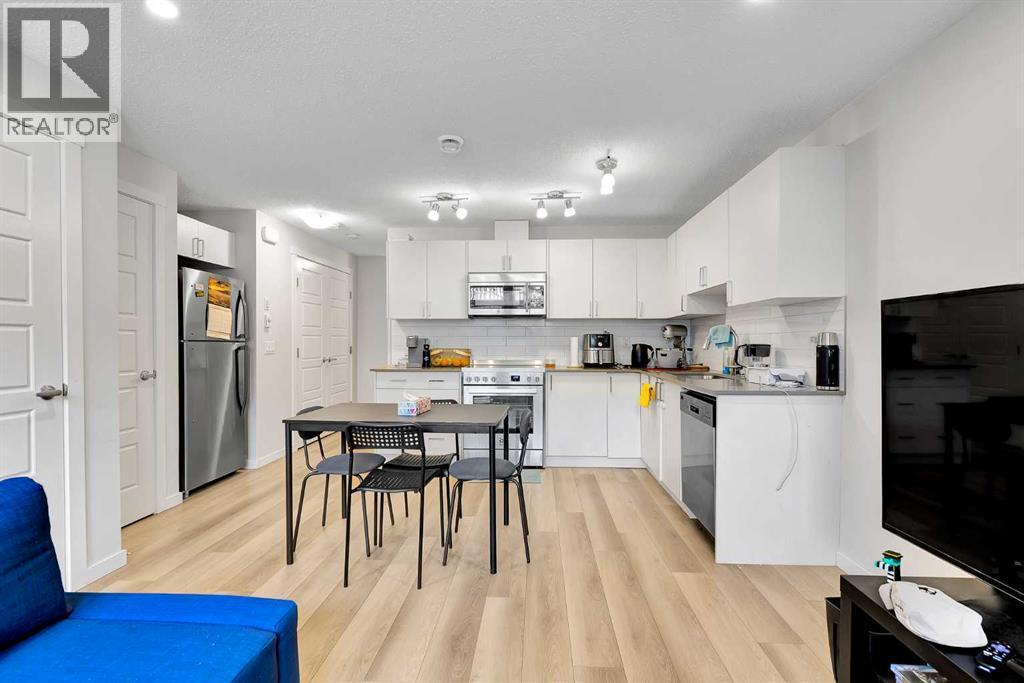 317 Cranbrook Square Se, Calgary, AB - Indoor Photo Showing Kitchen