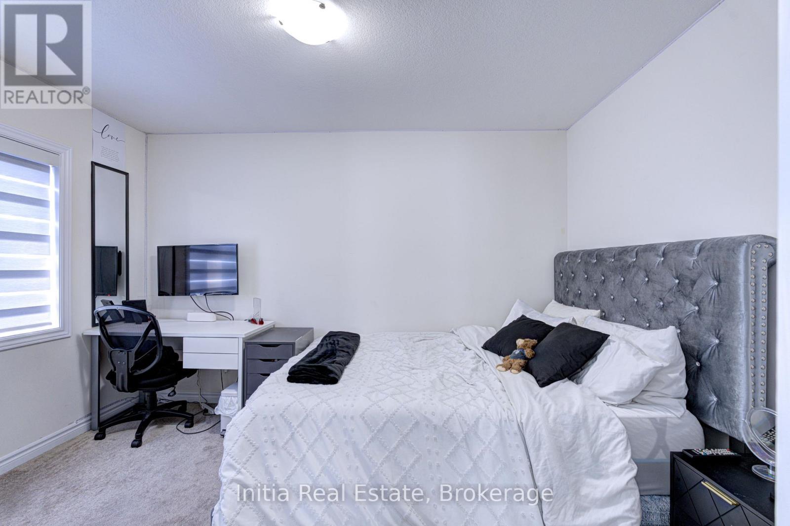 53 Lillian Way, Haldimand, ON - Indoor Photo Showing Bedroom