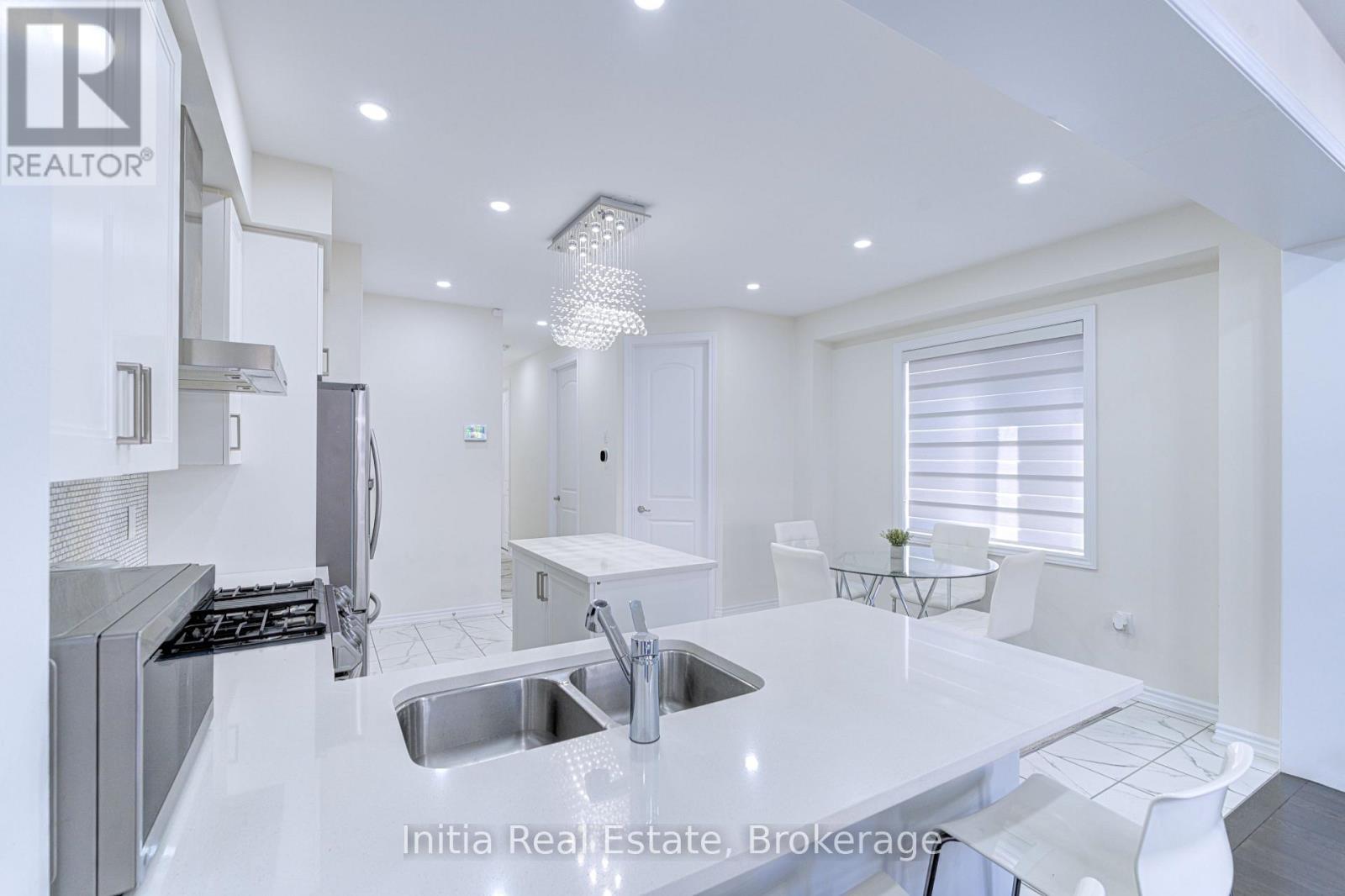 53 Lillian Way, Haldimand, ON - Indoor Photo Showing Kitchen With Double Sink