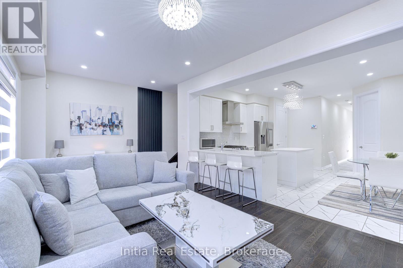 53 Lillian Way, Haldimand, ON - Indoor Photo Showing Living Room