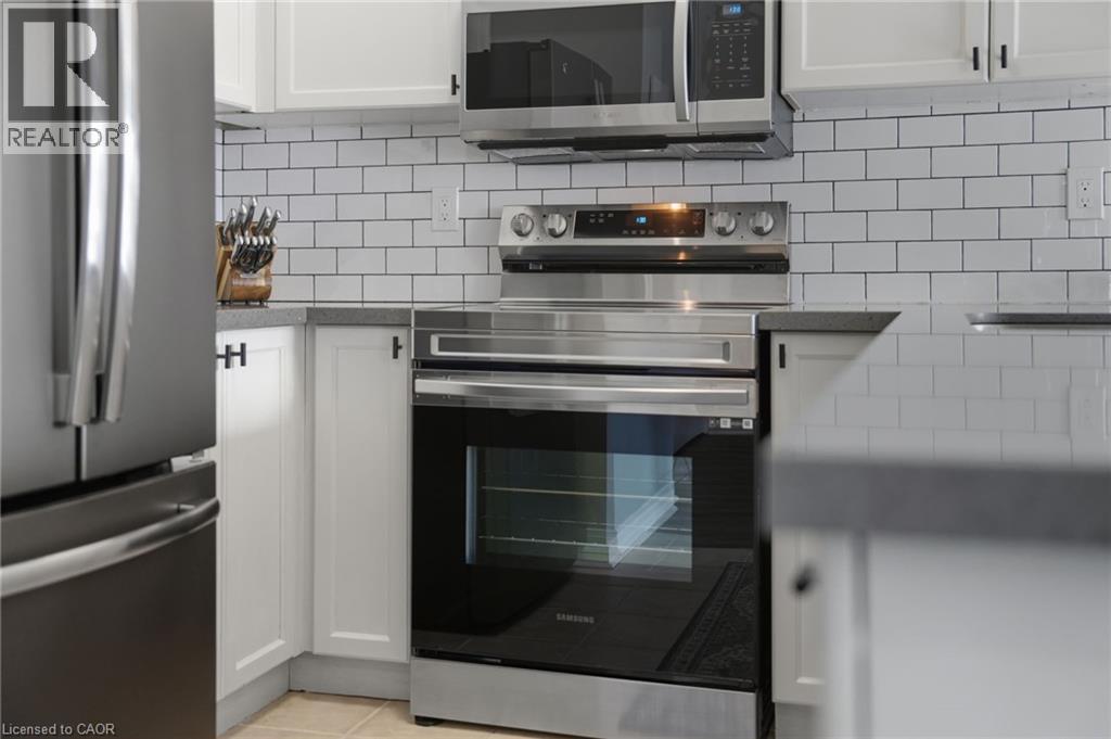 115 Benziger Lane, Halton, ON - Indoor Photo Showing Kitchen