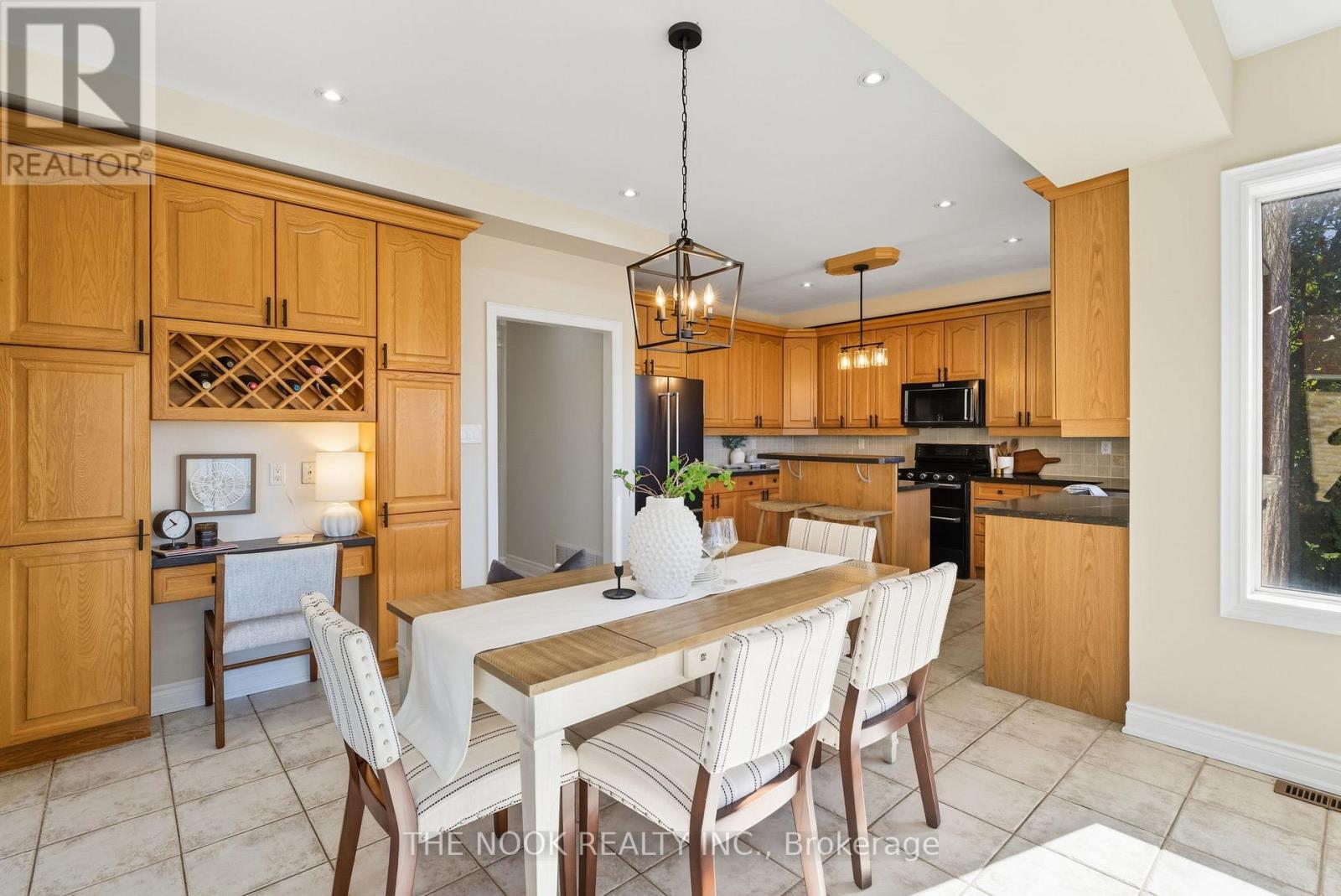 42 Bridle Court, Clarington (Courtice), ON - Indoor Photo Showing Dining Room
