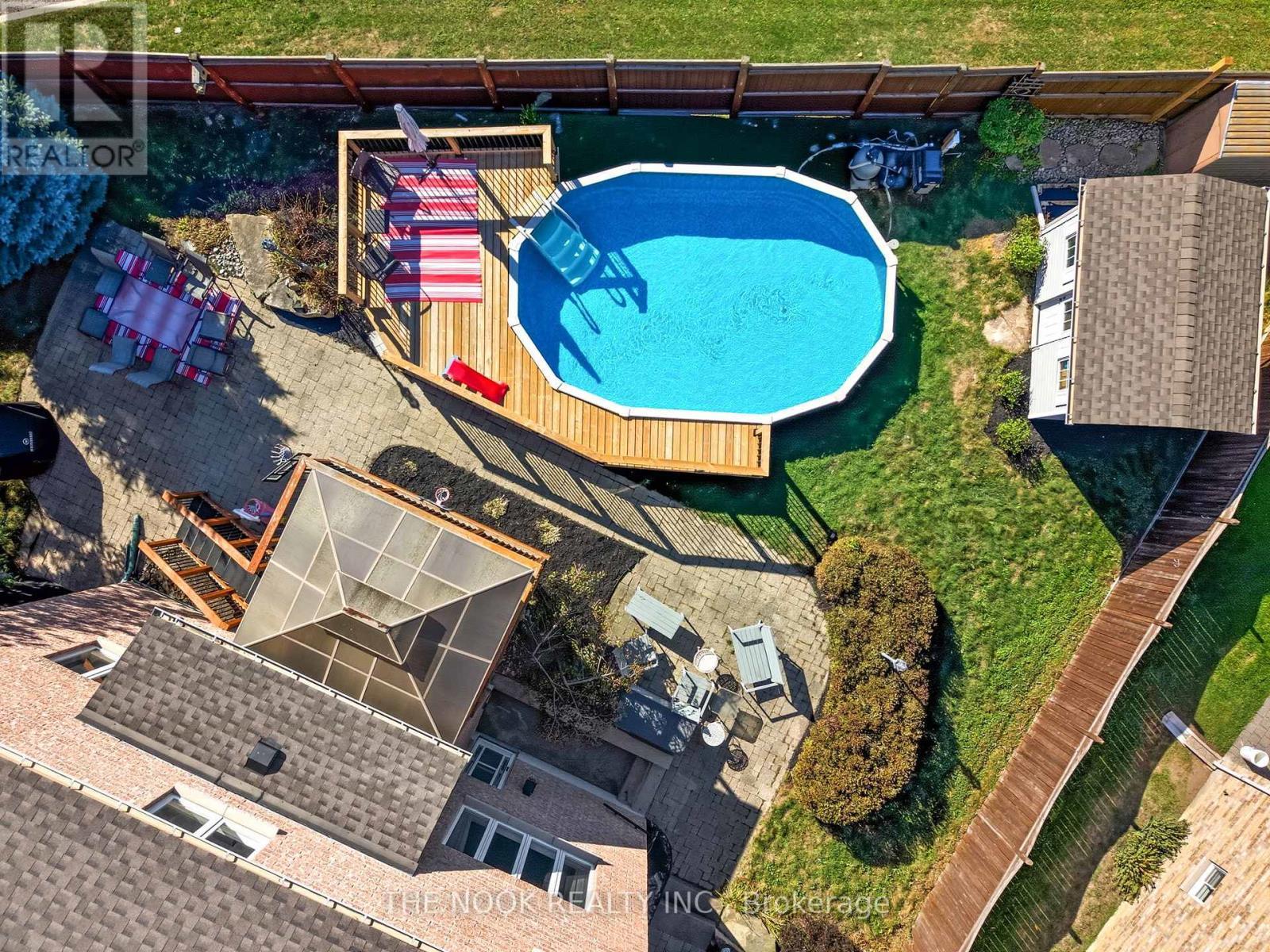 42 Bridle Court, Clarington (Courtice), ON - Outdoor With Above Ground Pool