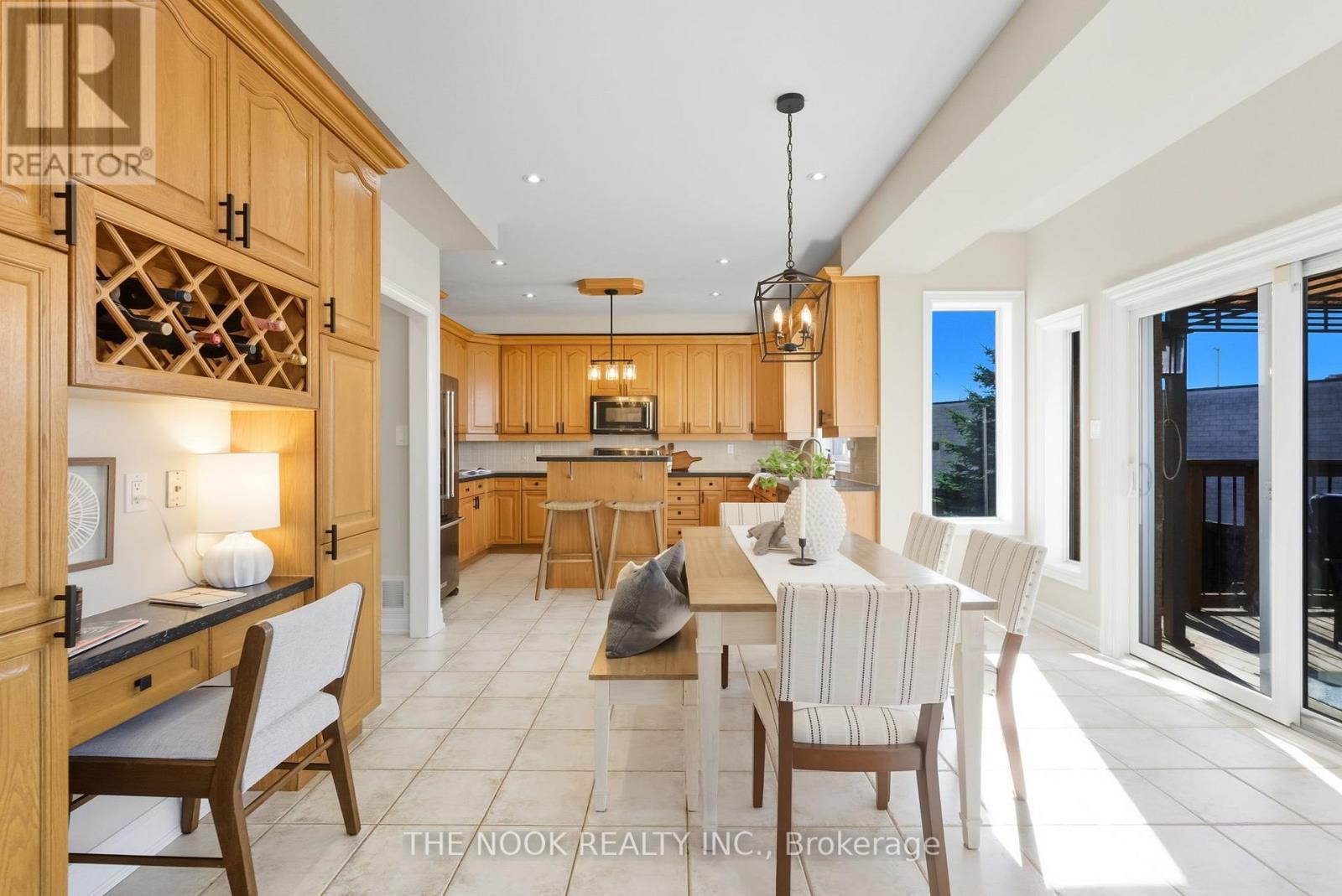 42 Bridle Court, Clarington (Courtice), ON - Indoor Photo Showing Dining Room