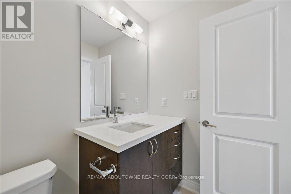 13 - 2184 Postmaster Drive, Oakville, ON - Indoor Photo Showing Bathroom