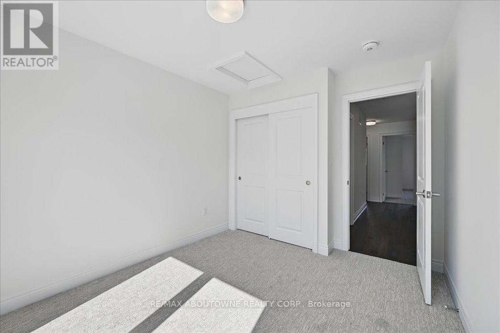 13 - 2184 Postmaster Drive, Oakville, ON - Indoor