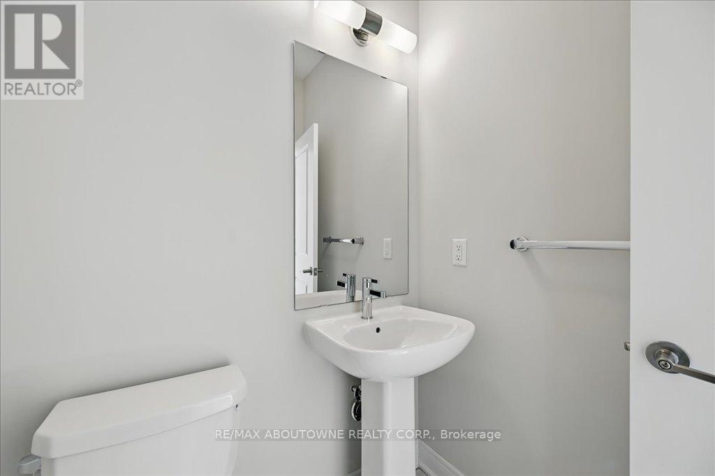 13 - 2184 Postmaster Drive, Oakville, ON - Indoor Photo Showing Bathroom