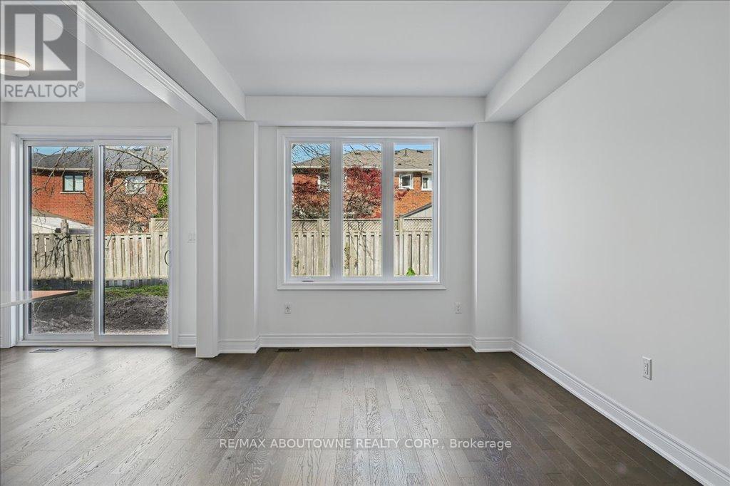 13 - 2184 Postmaster Drive, Oakville, ON - Indoor Photo Showing Other Room