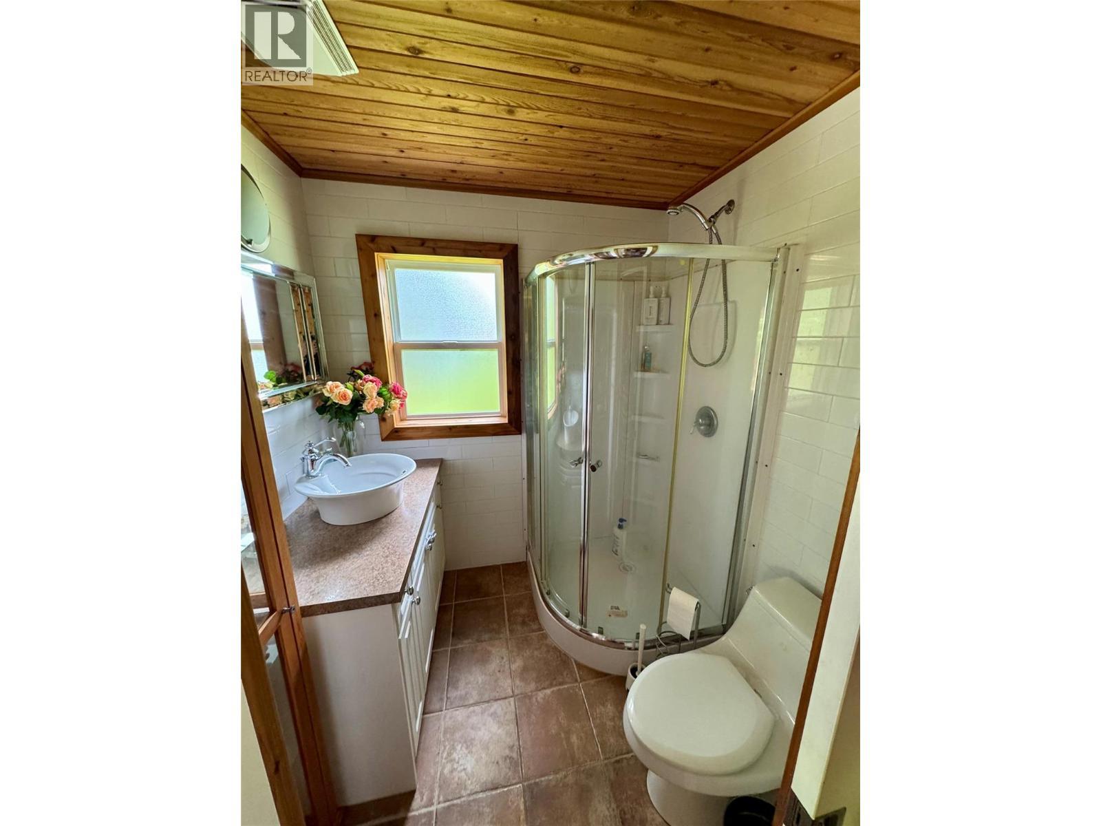 Main floor bathroom - Lot 4 Pete Martin Bay, Sicamous, BC - Indoor Photo Showing Bathroom