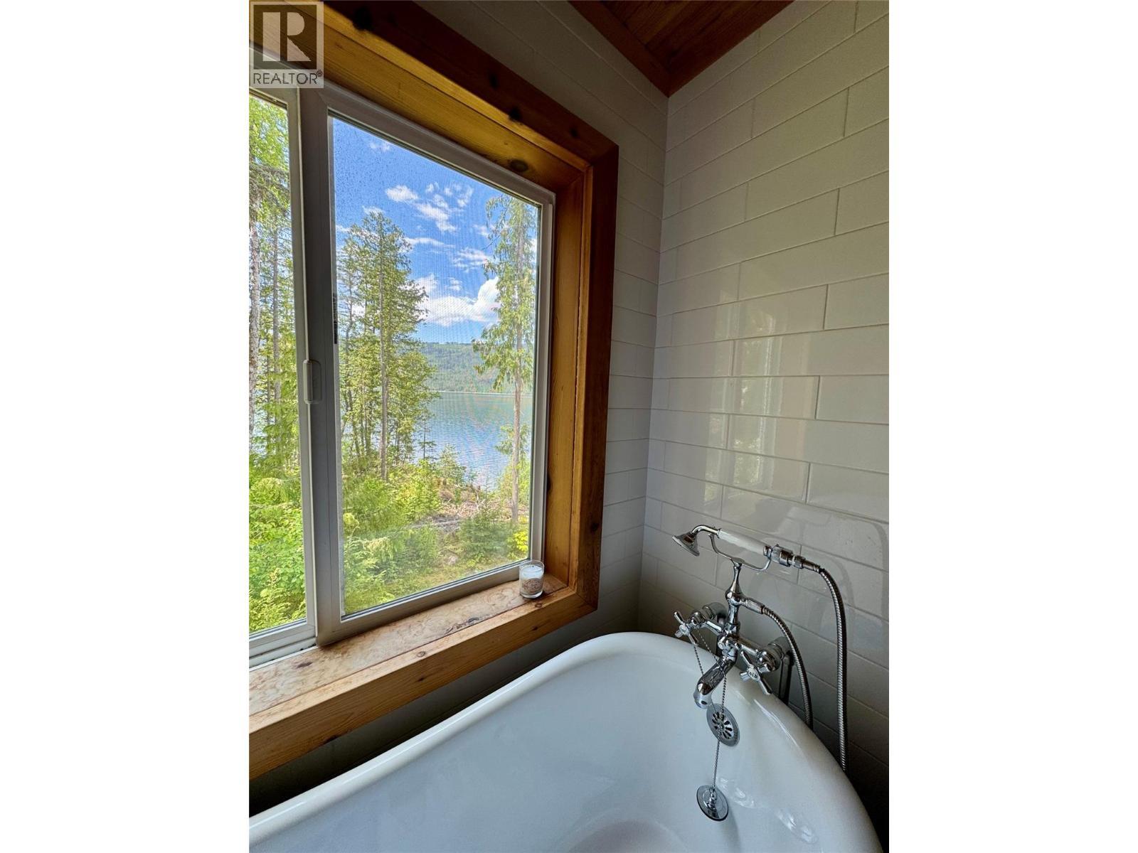 Second floor bathroom - Lot 4 Pete Martin Bay, Sicamous, BC - Indoor Photo Showing Bathroom