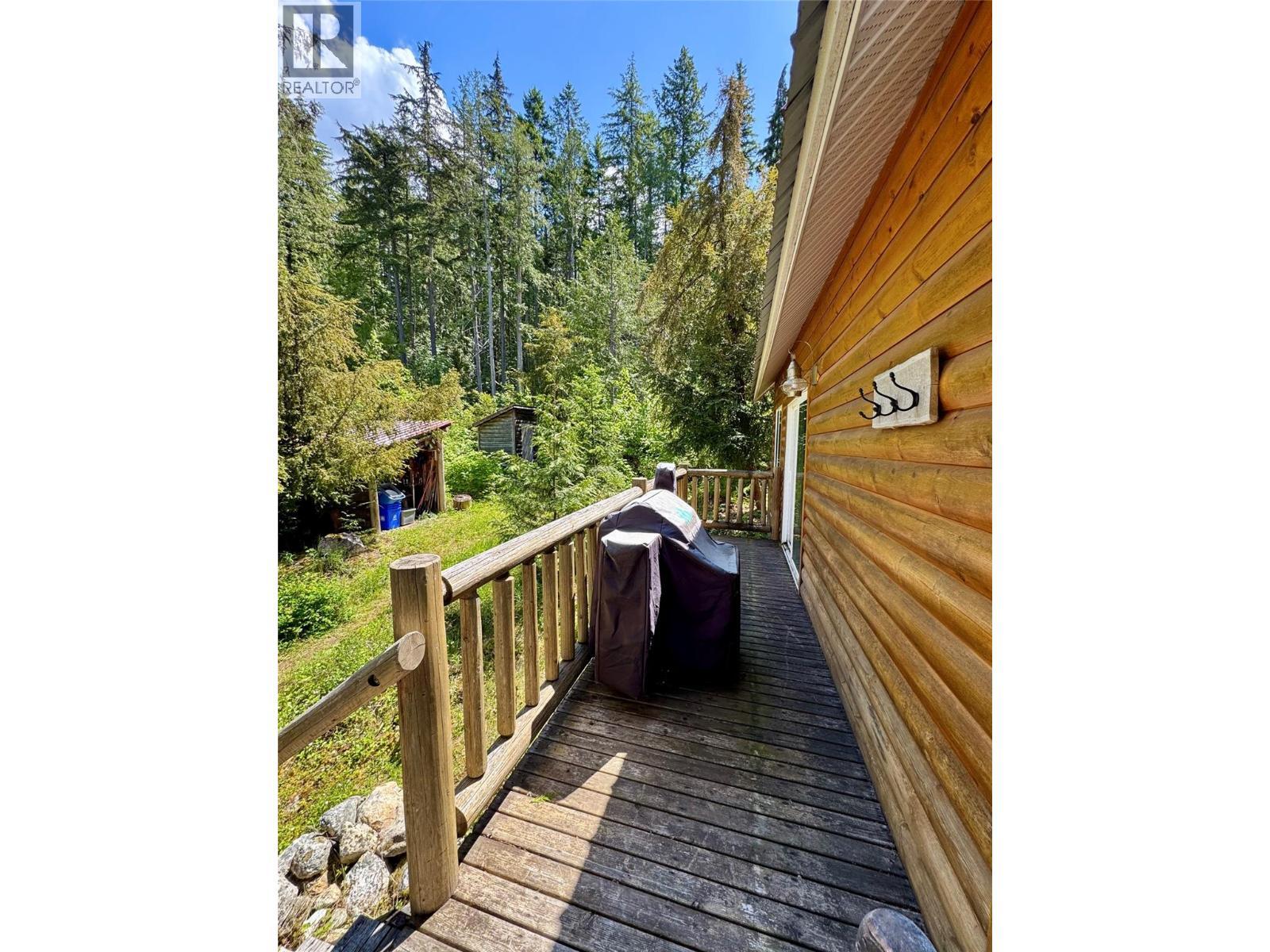 Main Cabin - Lot 4 Pete Martin Bay, Sicamous, BC - Outdoor
