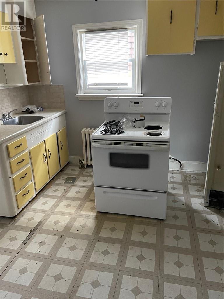 407 Dupont Street, Greater Sudbury, ON - Indoor Photo Showing Kitchen
