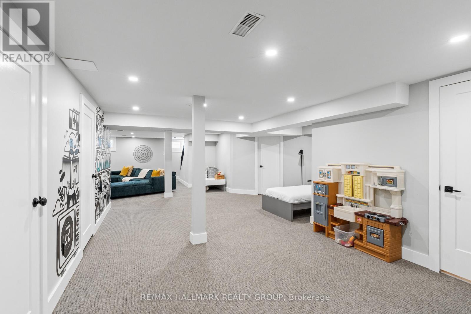 377 Summit Avenue, Ottawa, ON - Indoor