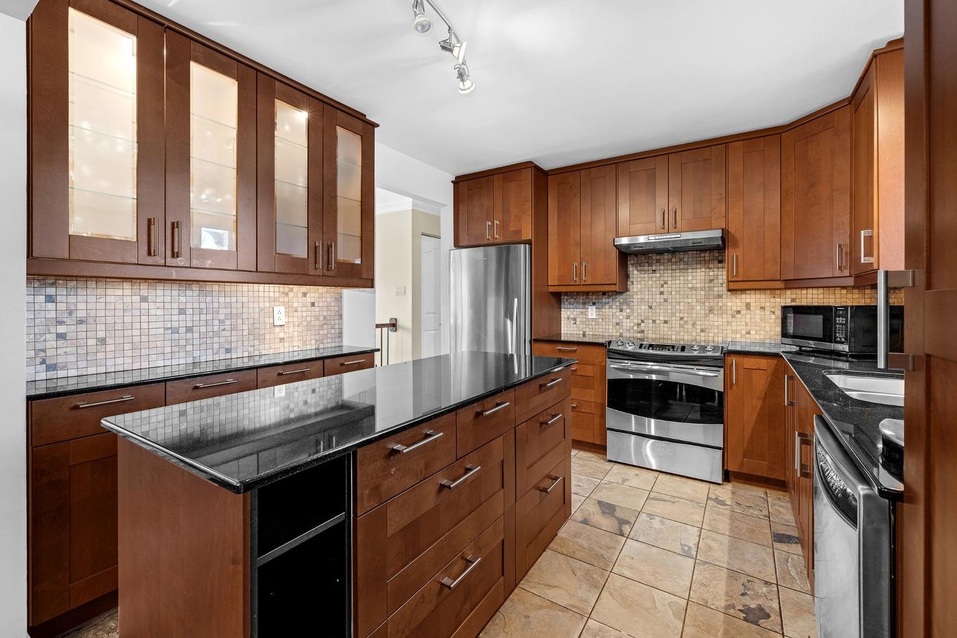Cuisine - 3075 Rue Michaud, Brossard, QC - Indoor Photo Showing Kitchen