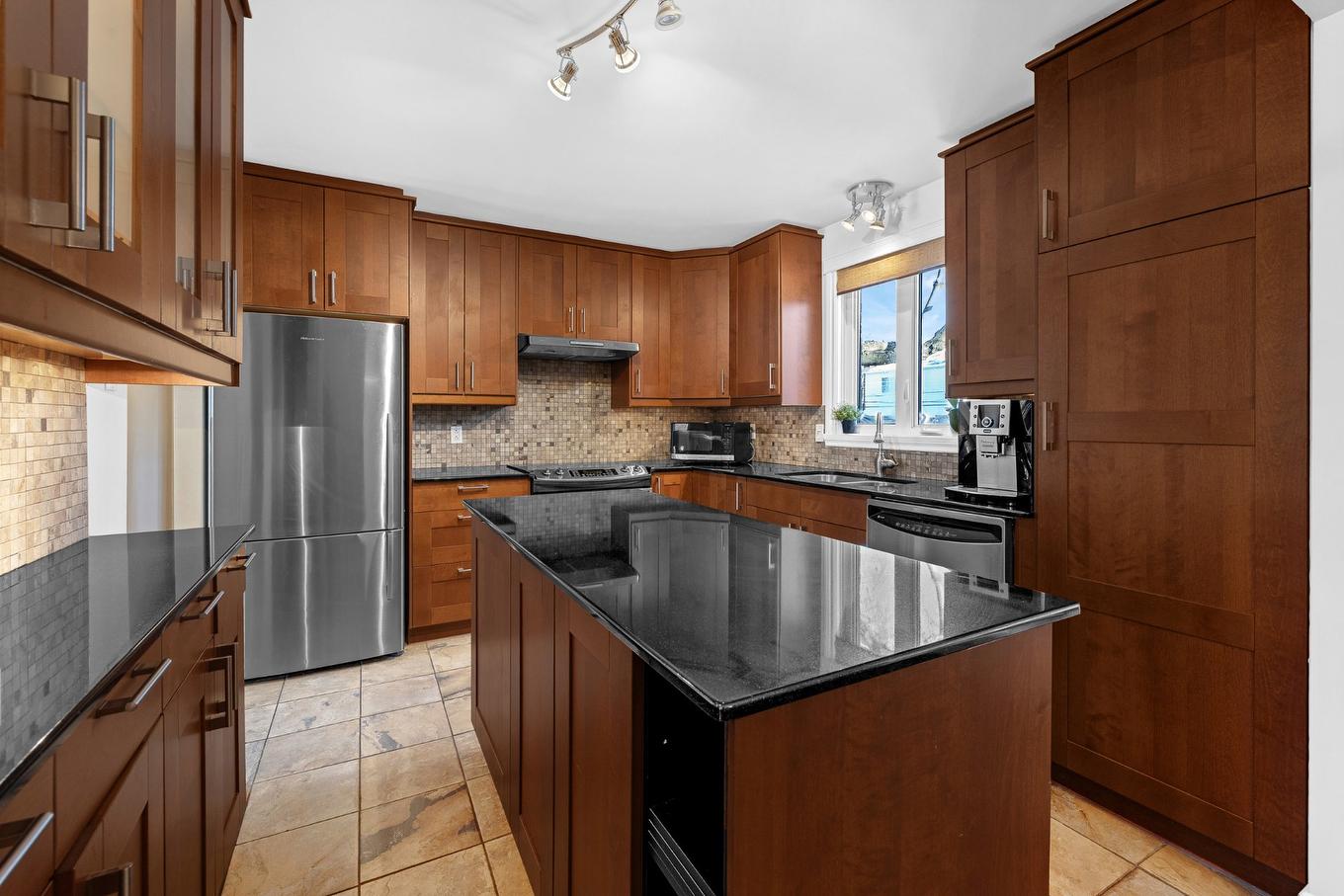 Cuisine - 3075 Rue Michaud, Brossard, QC - Indoor Photo Showing Kitchen