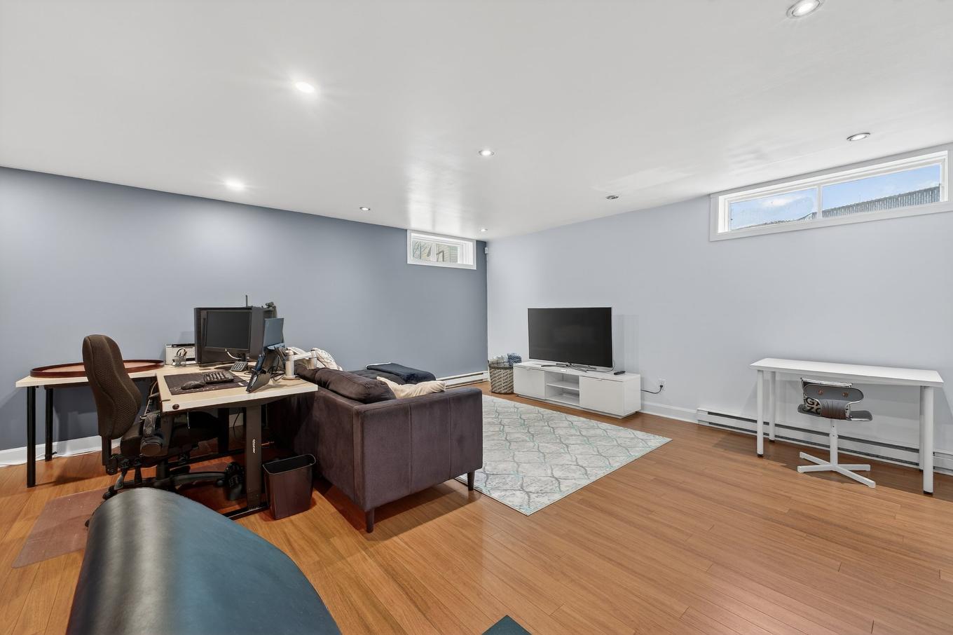 Salle familiale - 50 Rue De La Seine, Candiac, QC - Indoor