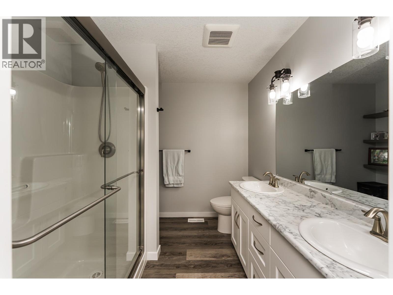 5488 Venta Drive, Prince George, BC - Indoor Photo Showing Bathroom