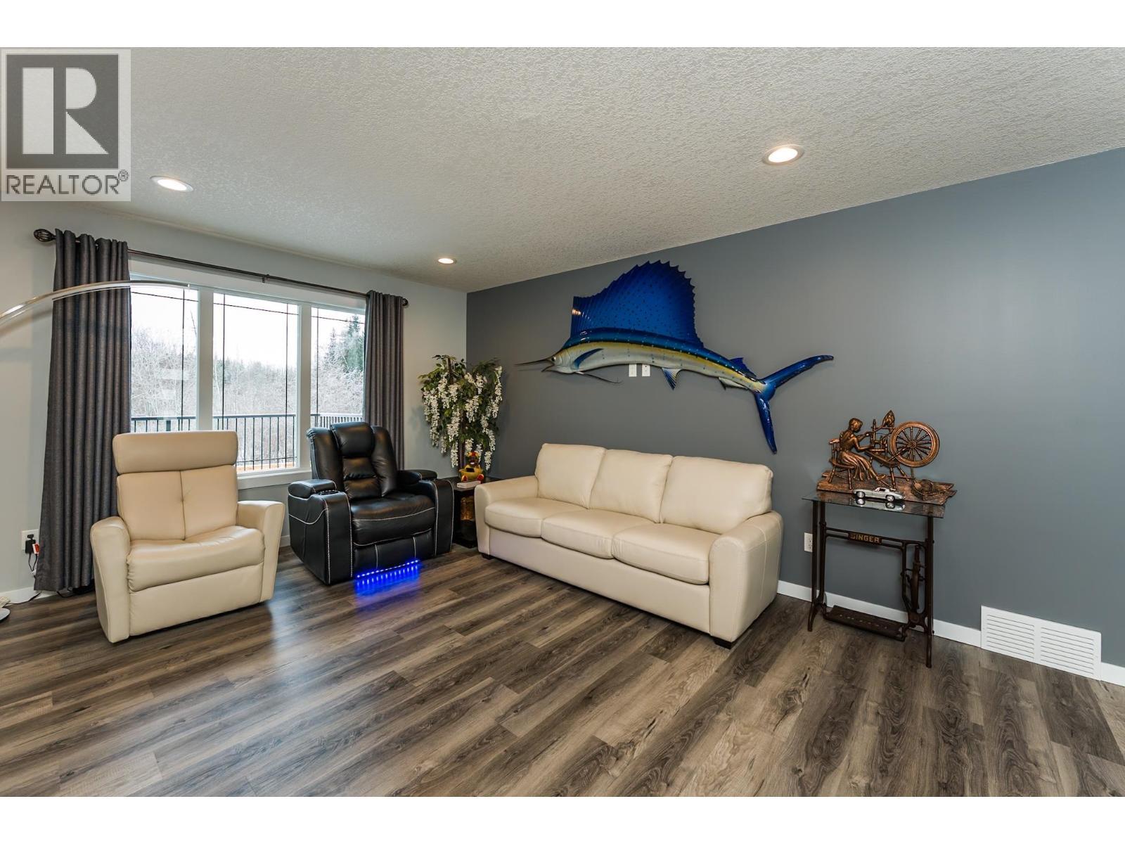 5488 Venta Drive, Prince George, BC - Indoor Photo Showing Living Room