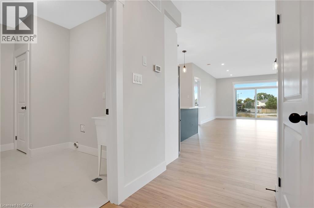 24 Moon Crescent, Cambridge, ON - Indoor Photo Showing Other Room