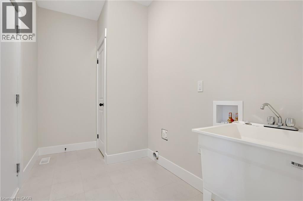 24 Moon Crescent, Cambridge, ON - Indoor Photo Showing Other Room