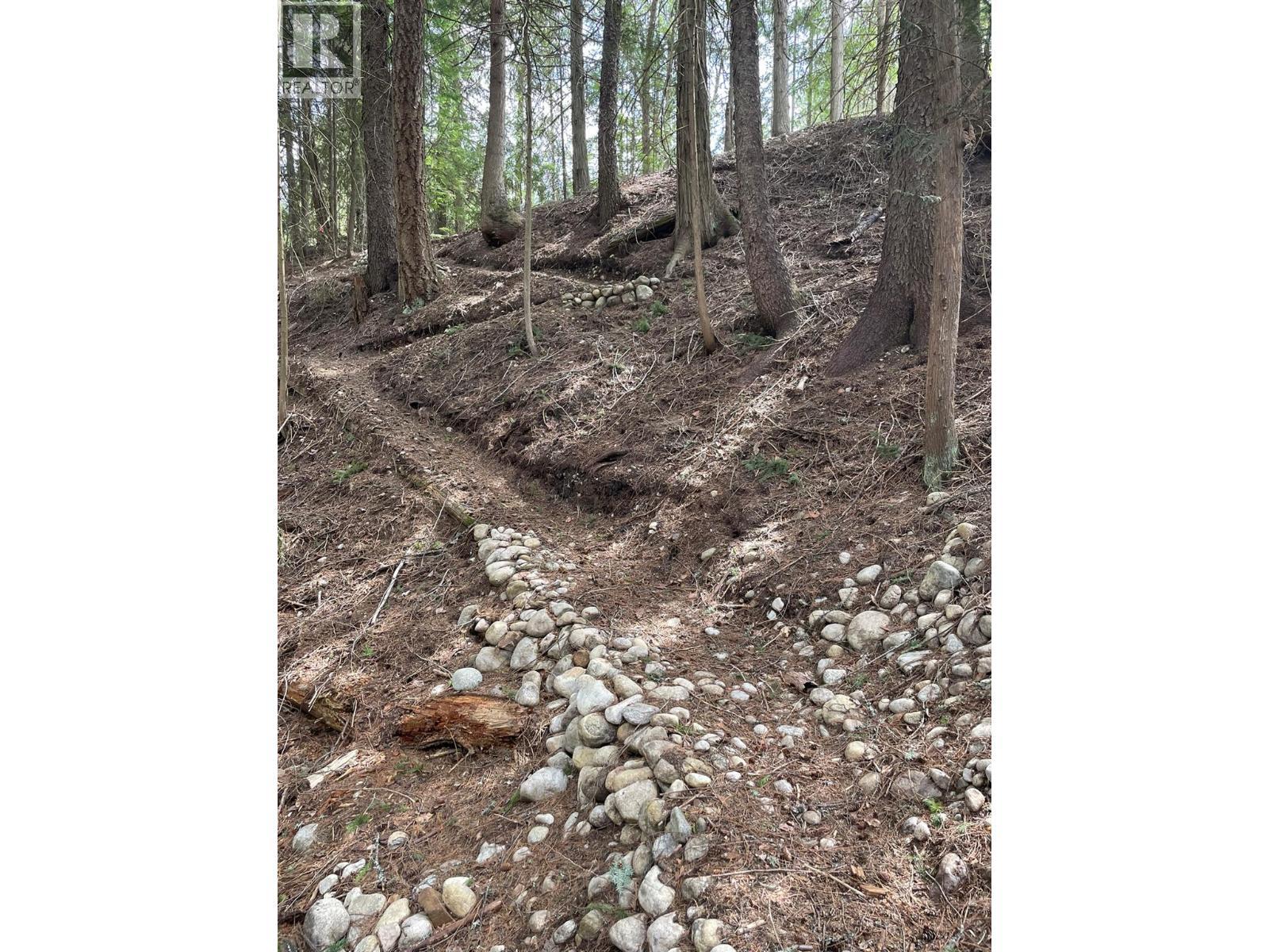 4144 Passmore Upper Road, Winlaw, BC