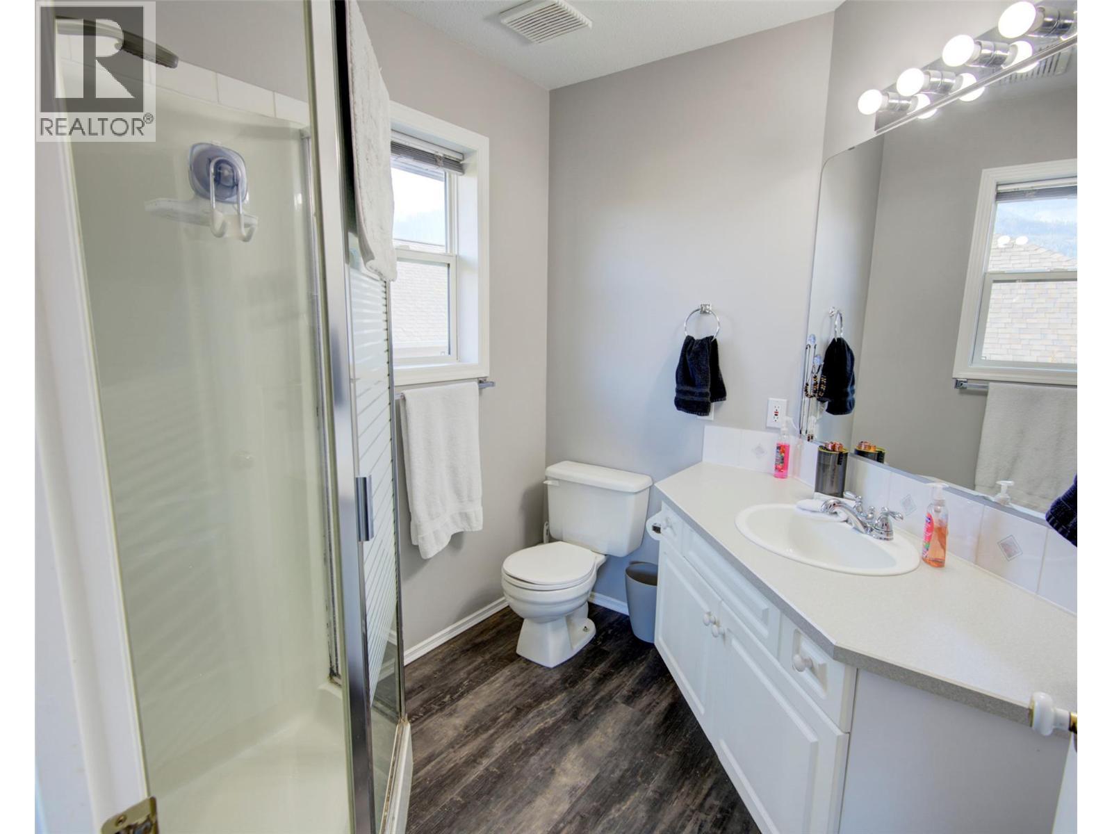 Ensuite off the primary bedroom 3 piece - 2312 Hunter Avenue, Armstrong, BC - Indoor Photo Showing Bathroom