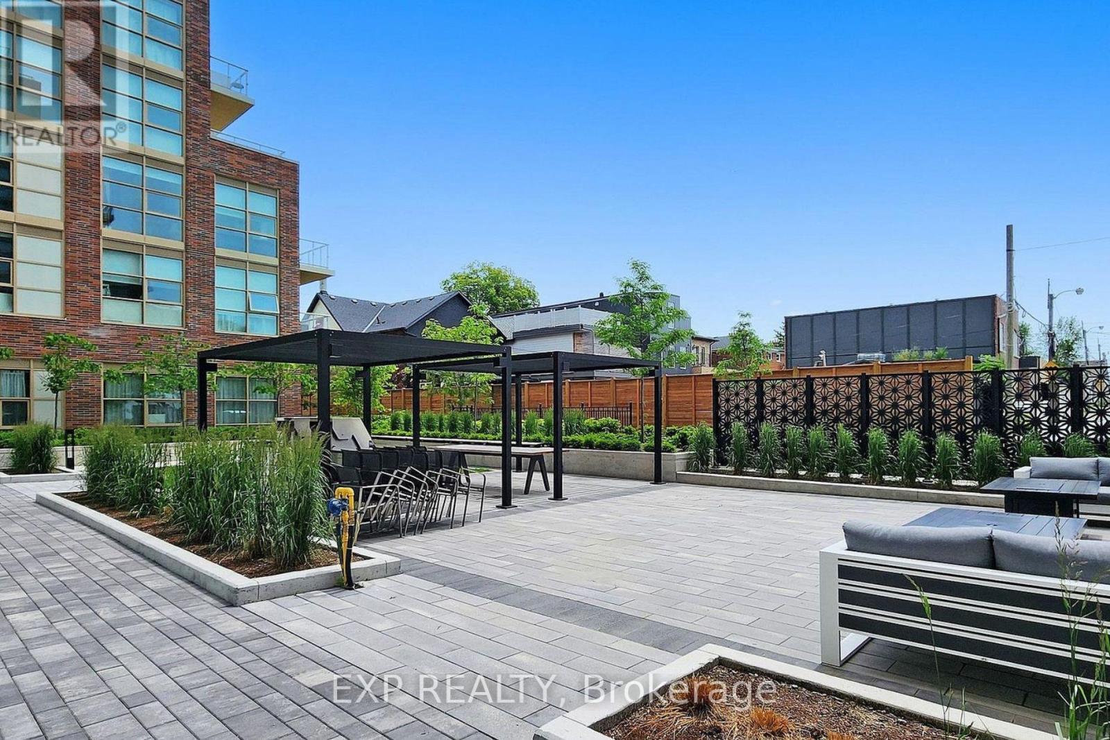 607 - 1787 St Clair Avenue W, Toronto, ON - Outdoor