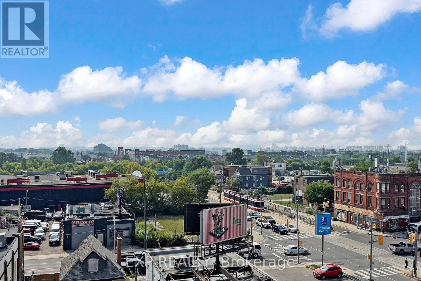 607 - 1787 St Clair Avenue W, Toronto, ON - Outdoor With View