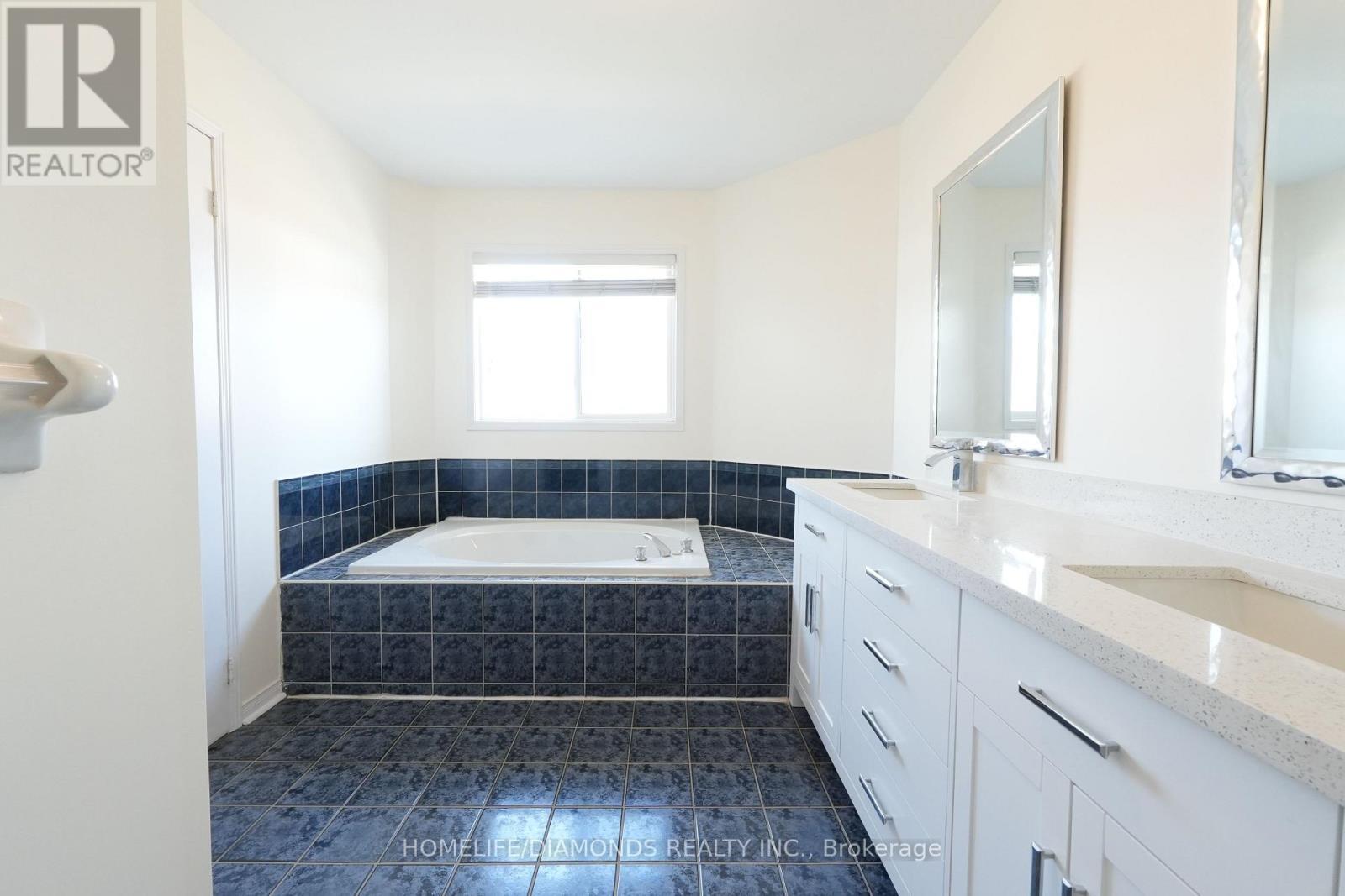 5267 Brookwood Court, Mississauga, ON - Indoor Photo Showing Bathroom