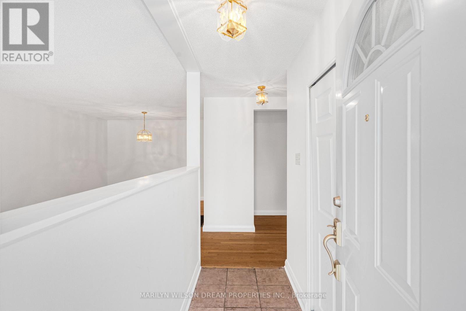 18 Virgil Road, Ottawa, ON - Indoor Photo Showing Other Room