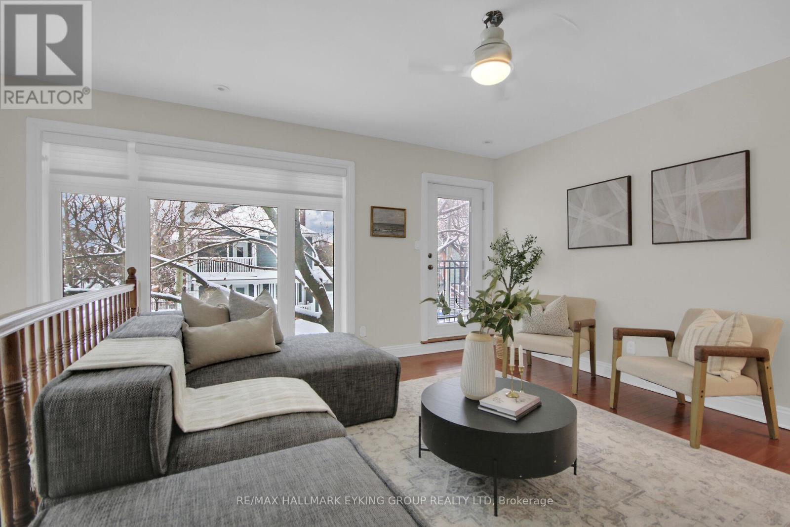 121 Macdonald Street, Ottawa, ON - Indoor Photo Showing Living Room