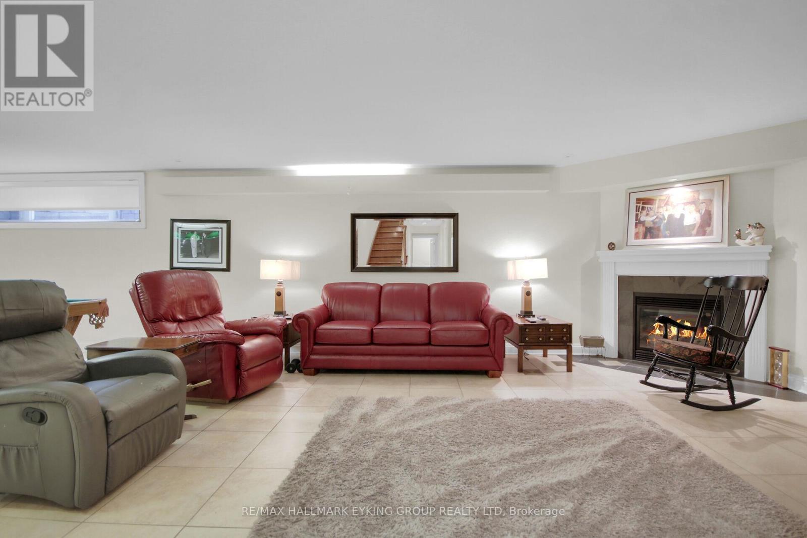 121 Macdonald Street, Ottawa, ON - Indoor Photo Showing Living Room With Fireplace