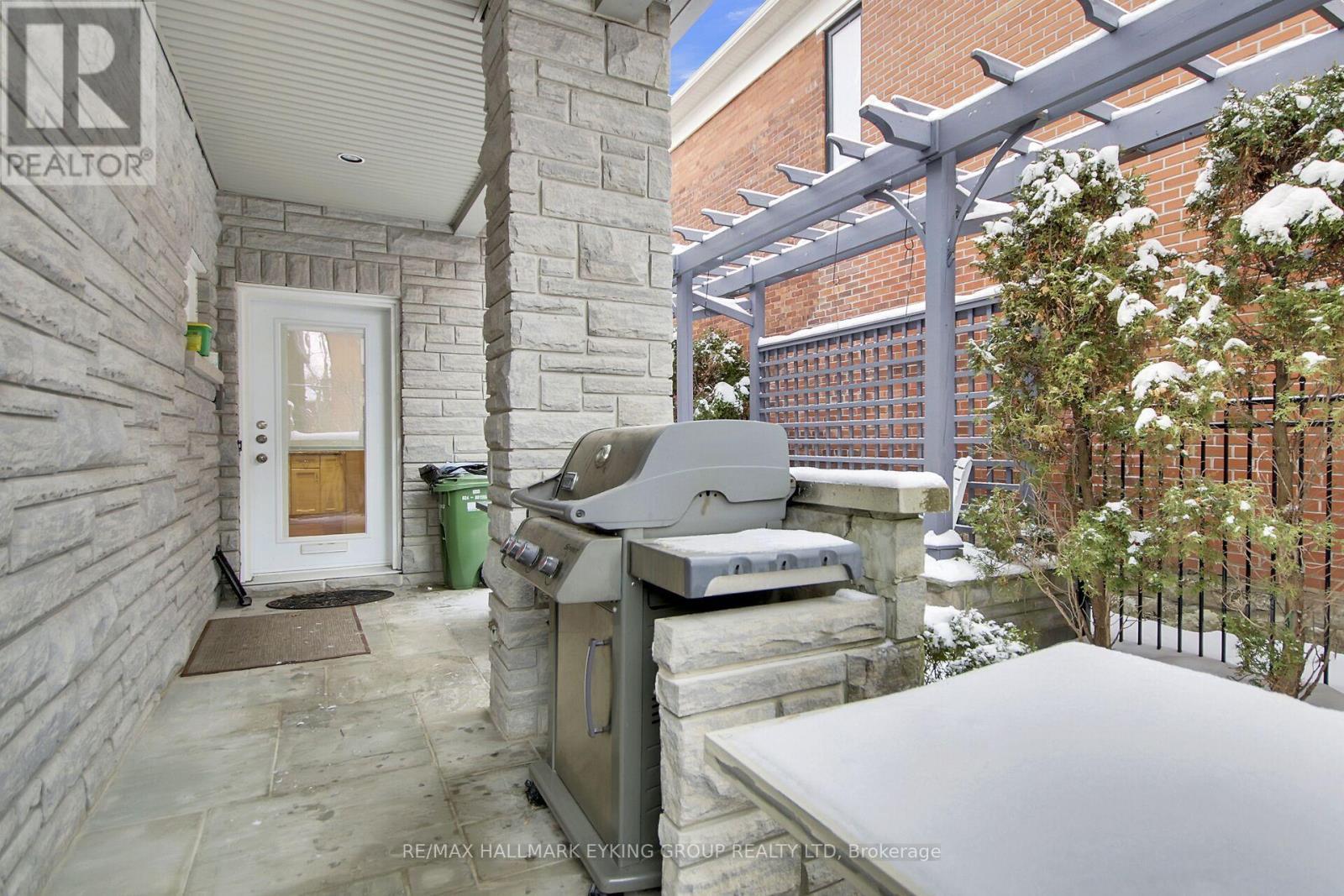 121 Macdonald Street, Ottawa, ON - Outdoor