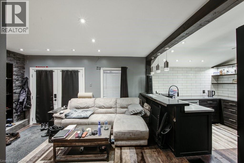 83 Oxford Street, Woodstock, ON - Indoor Photo Showing Other Room