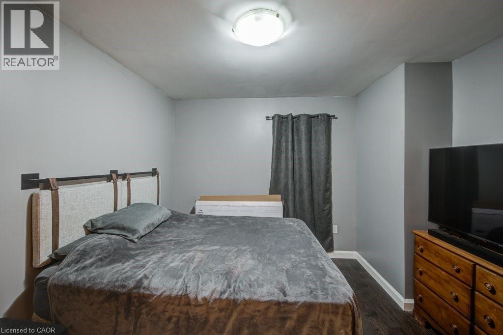 83 Oxford Street, Woodstock, ON - Indoor Photo Showing Bedroom
