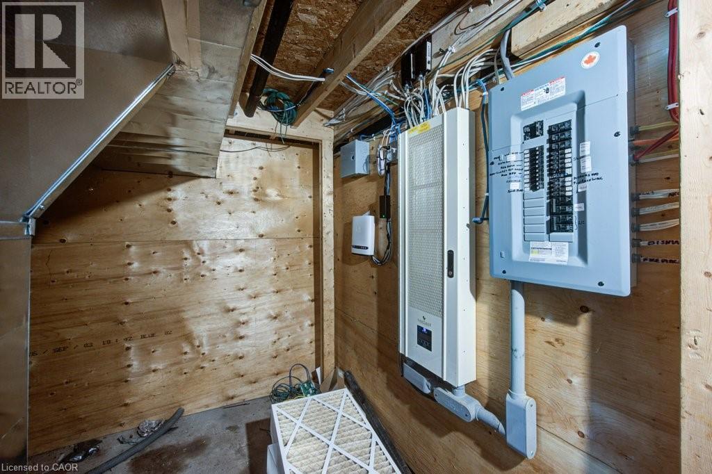 83 Oxford Street, Woodstock, ON - Indoor