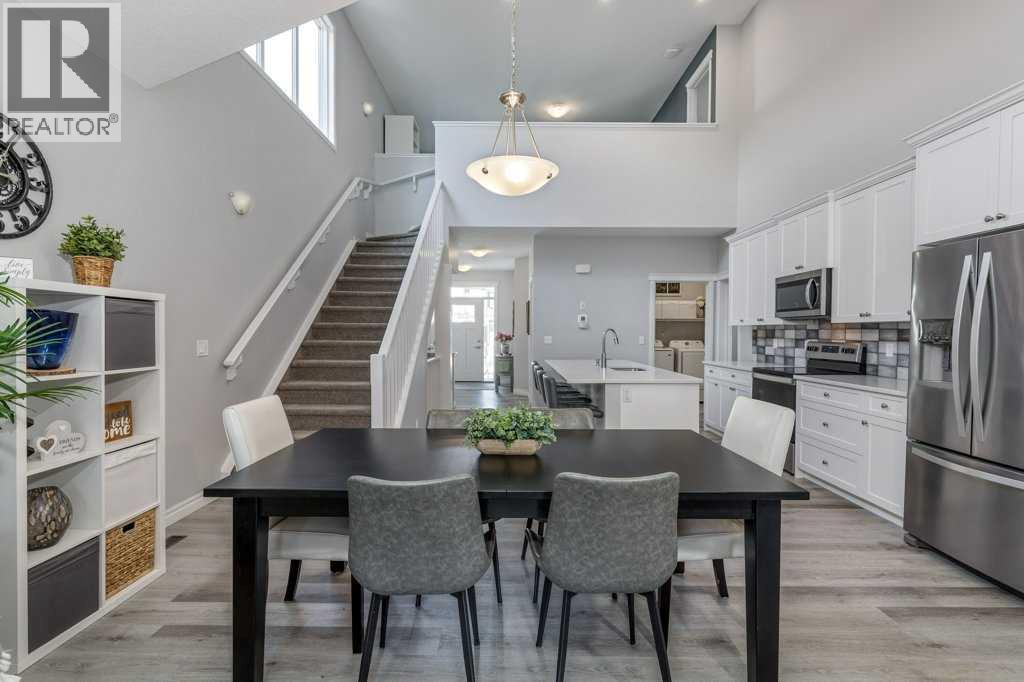 380 Rivercrest View, Cochrane, AB - Indoor Photo Showing Dining Room