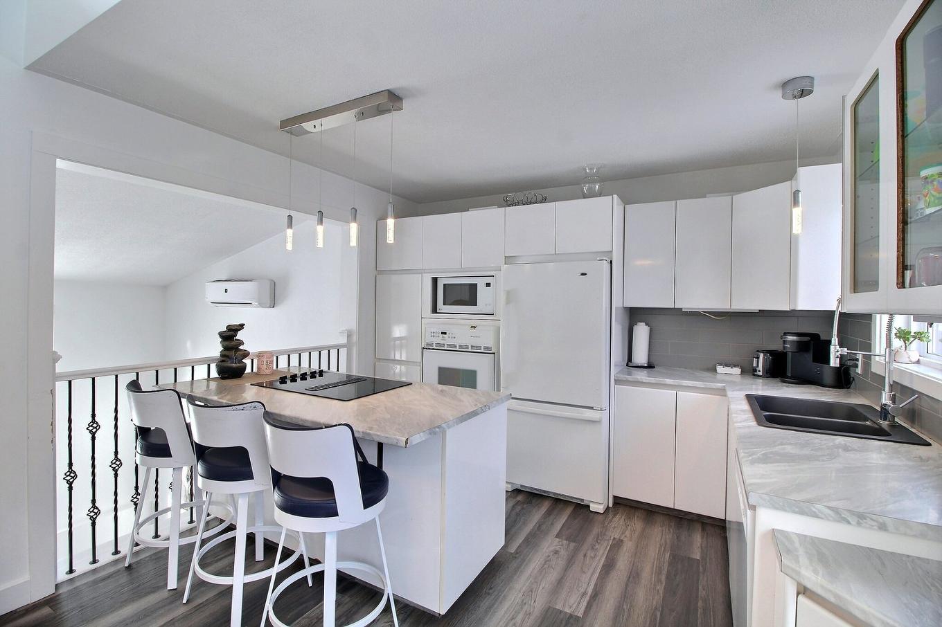 Kitchen - 1868 Place Cartman, Val-D'Or, QC - Indoor Photo Showing Kitchen With Double Sink