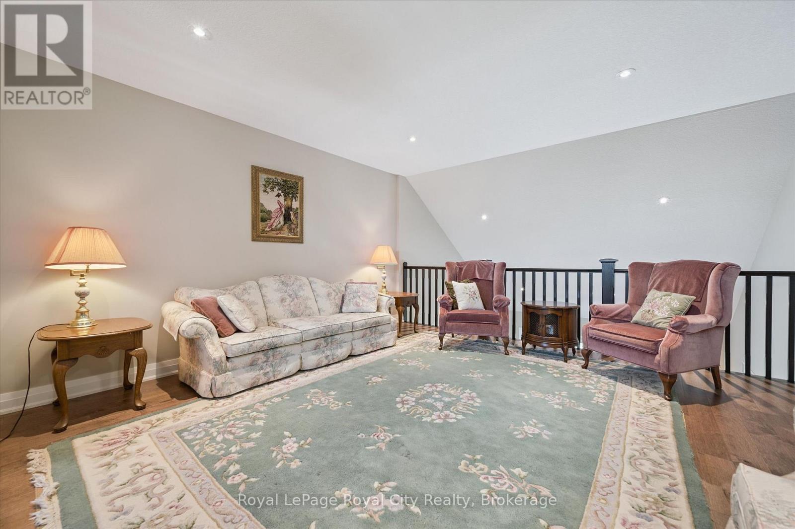 113 Aberdeen Street, Centre Wellington (Fergus), ON - Indoor Photo Showing Living Room