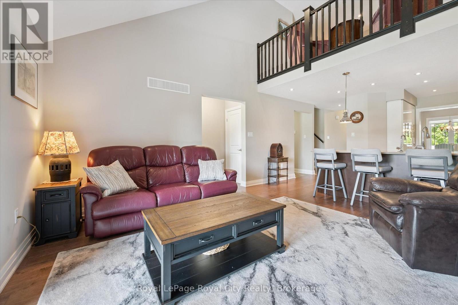 113 Aberdeen Street, Centre Wellington (Fergus), ON - Indoor Photo Showing Living Room