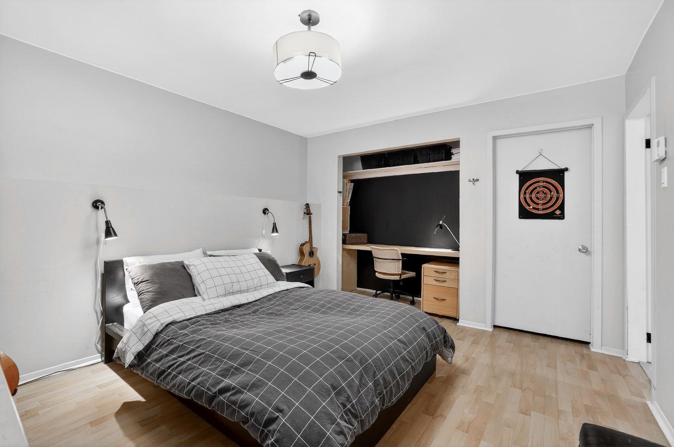 Chambre à coucher - 2625 Av. De La Volière, Laval (Sainte-Rose), QC - Indoor Photo Showing Bedroom