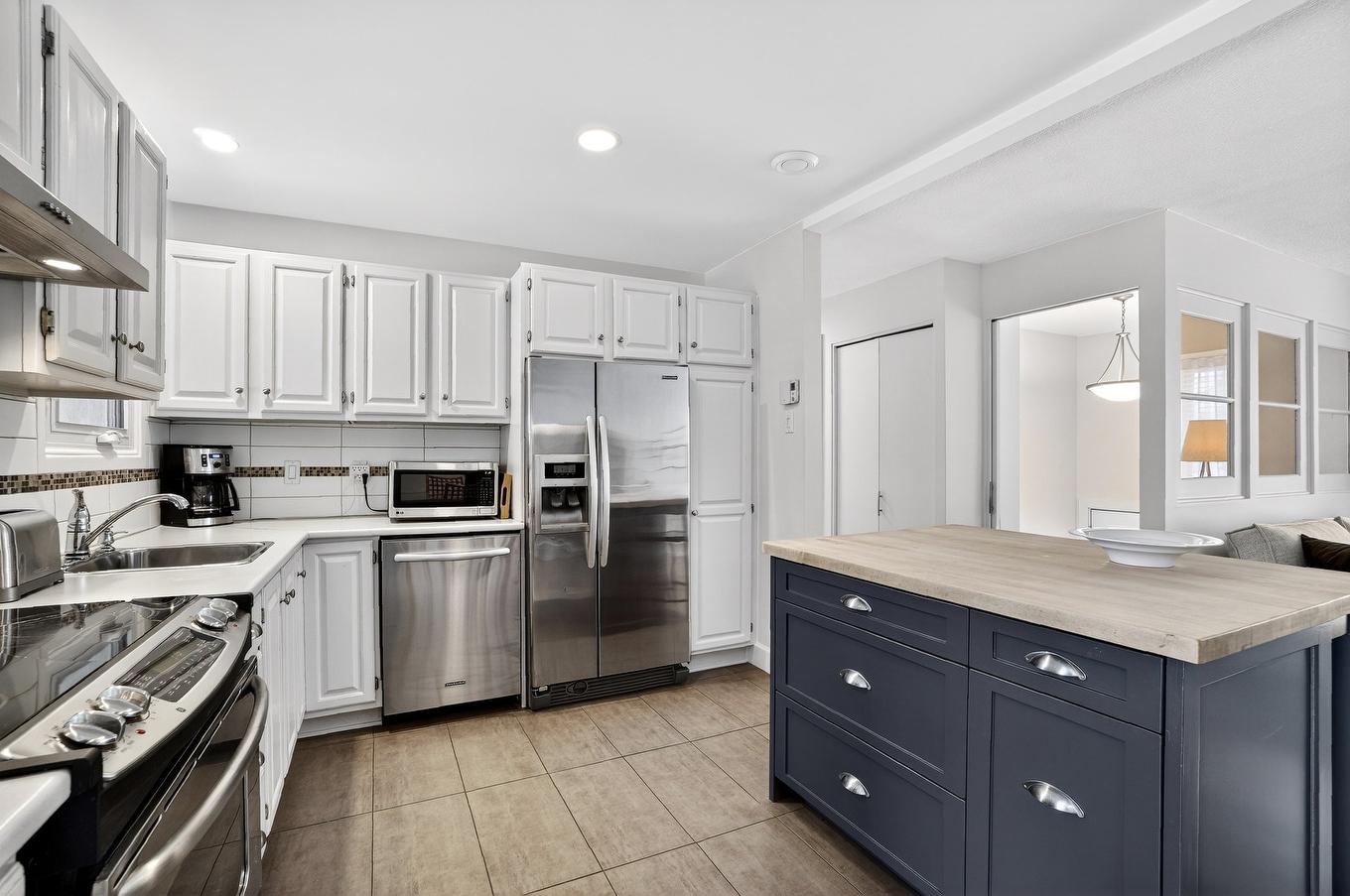 Cuisine - 2625 Av. De La Volière, Laval (Sainte-Rose), QC - Indoor Photo Showing Kitchen