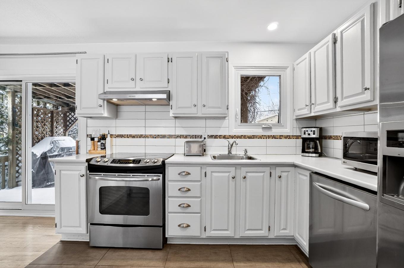 Cuisine - 2625 Av. De La Volière, Laval (Sainte-Rose), QC - Indoor Photo Showing Kitchen