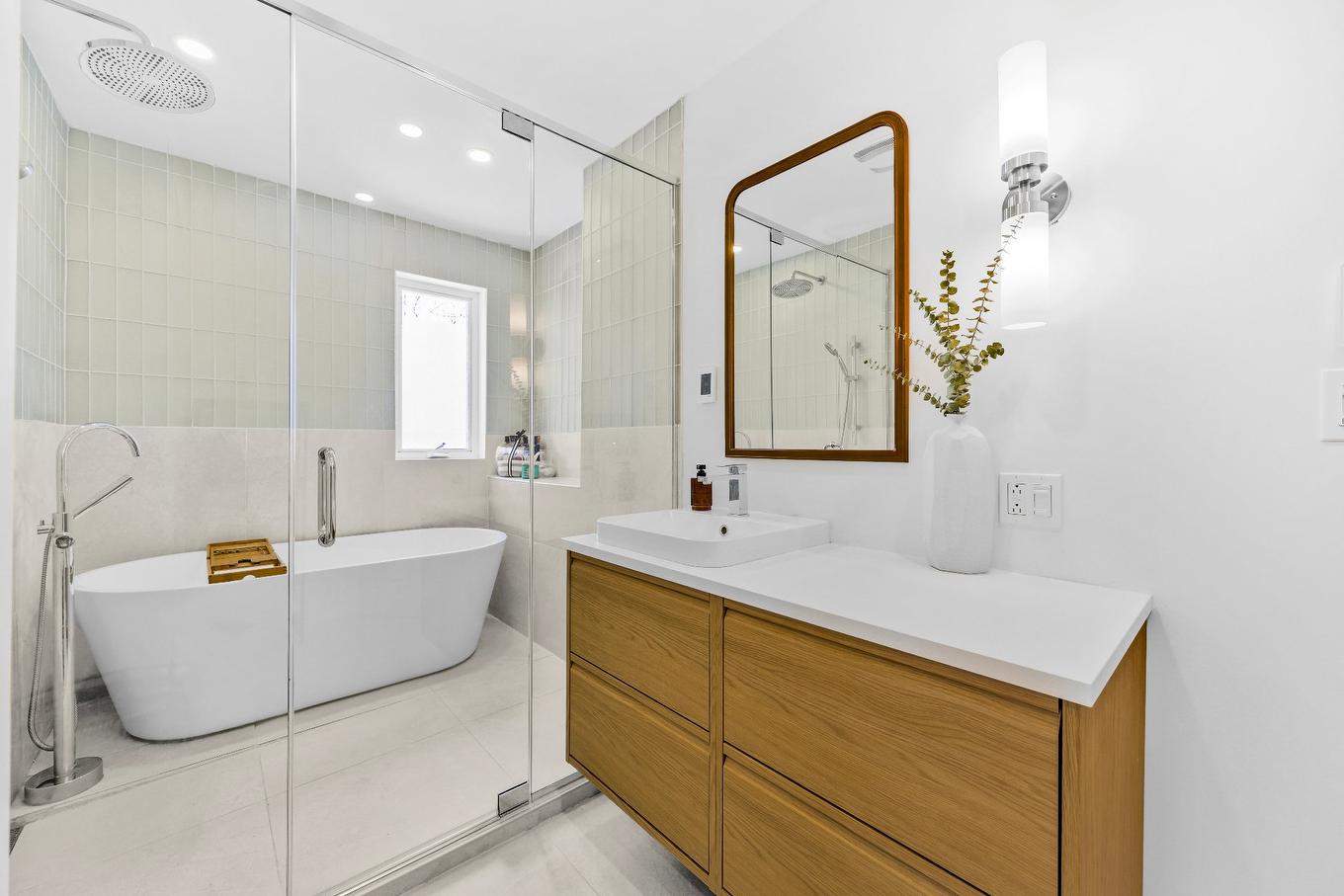 Salle de bains attenante à la CCP - 21 154E Avenue, Saint-Hippolyte, QC - Indoor Photo Showing Bathroom